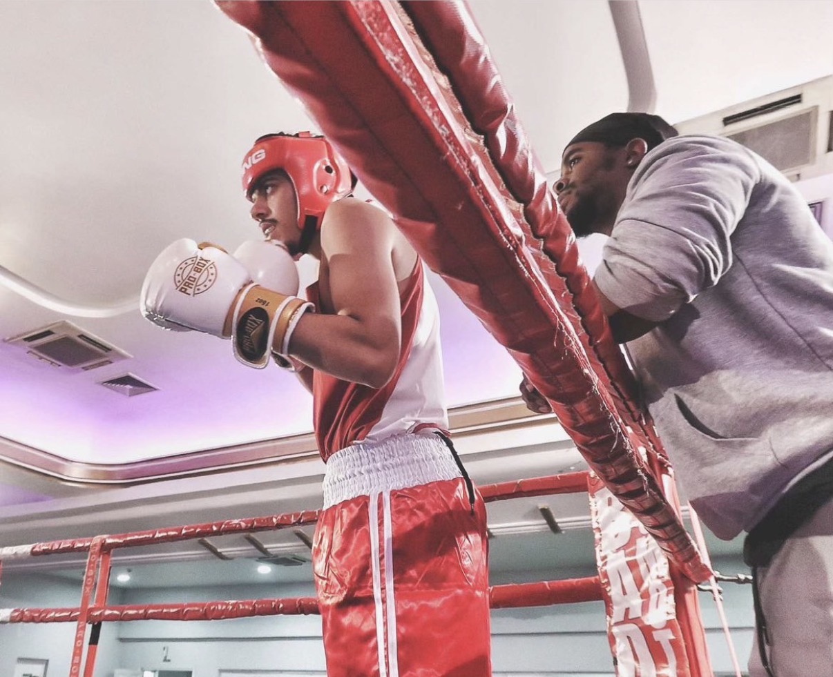 Pad work in the ring during fight preparation